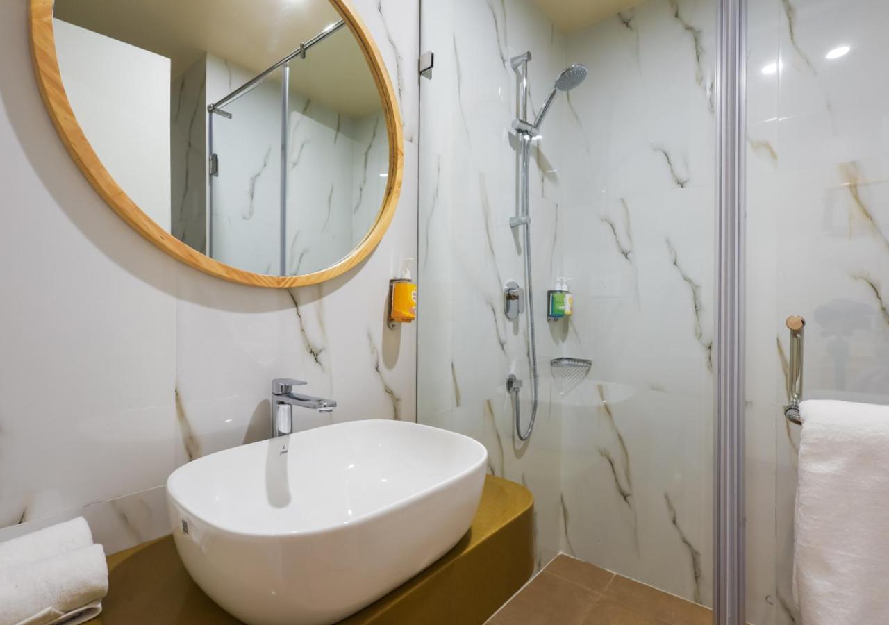 Bloom Hotel - Golf Course Road, Sector 43 구르가온 외부 사진