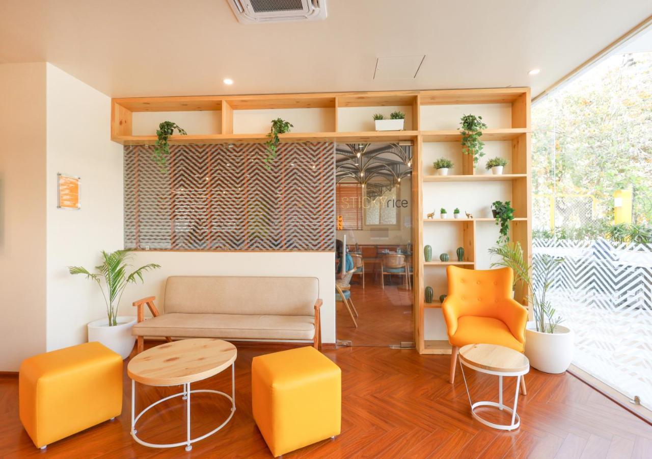 Bloom Hotel - Golf Course Road, Sector 43 구르가온 외부 사진